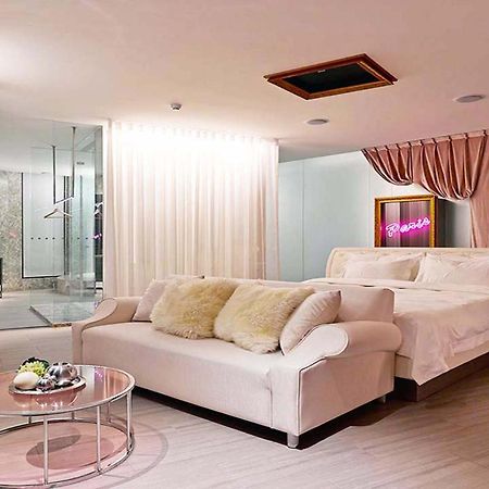 All-Ur Boutique Motel-Hsin Chu Branch 新竹市 エクステリア 写真
